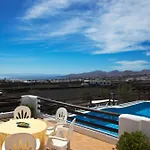 Villa Macher Tías